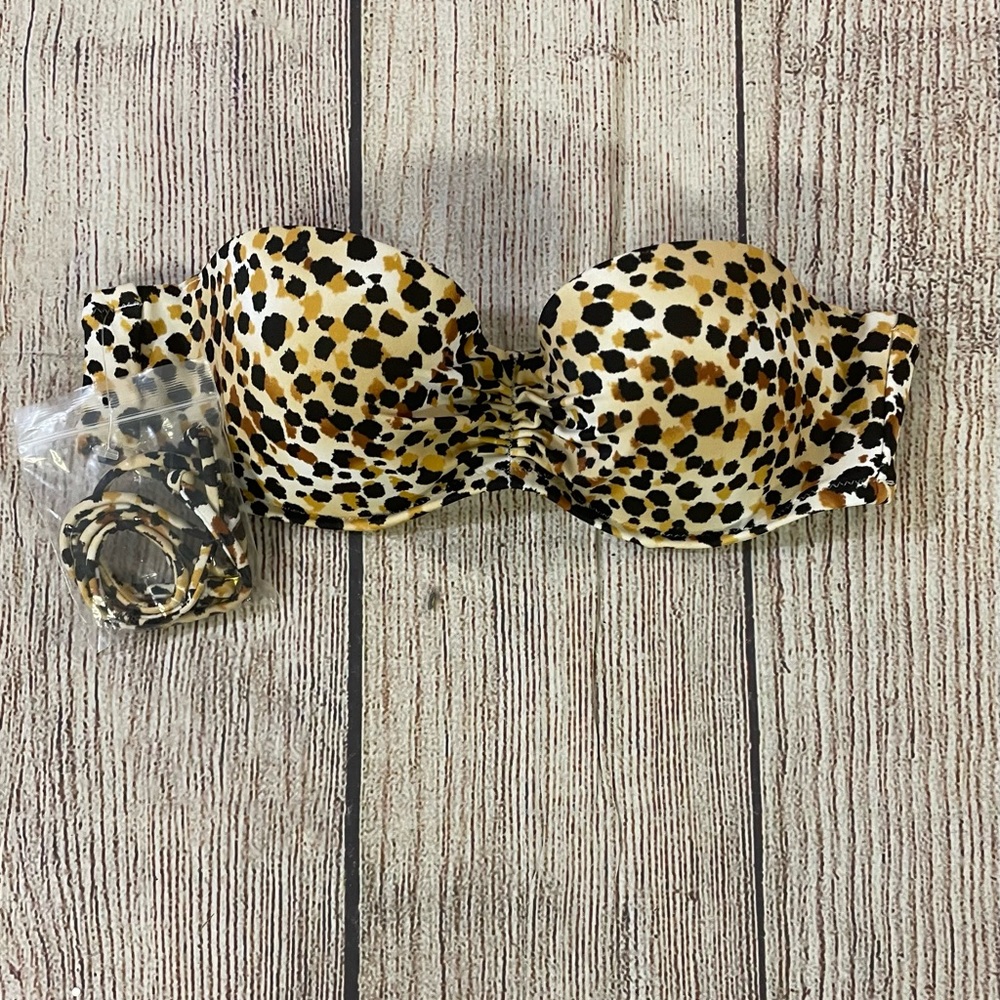 😍 Victoria’s Secret Animal Print Swim Top scratches in middle breast Size 36 A